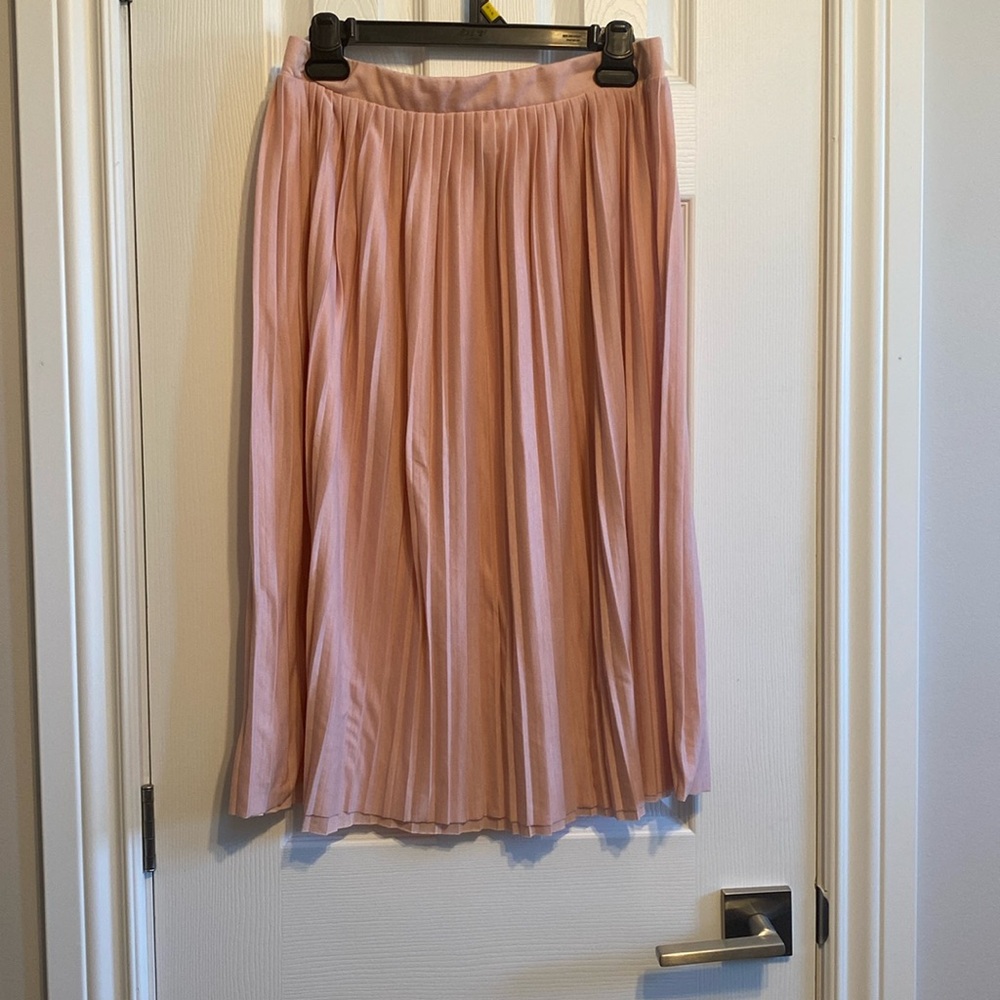 Midi pink skirt